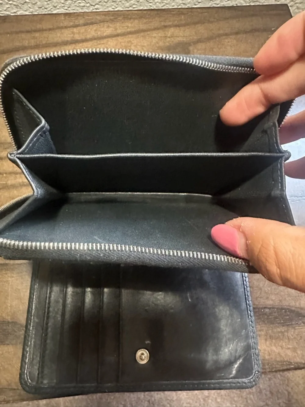 Coach Black Vintage Smooth Leather Zip Around Wallet - Picture 5 of 5